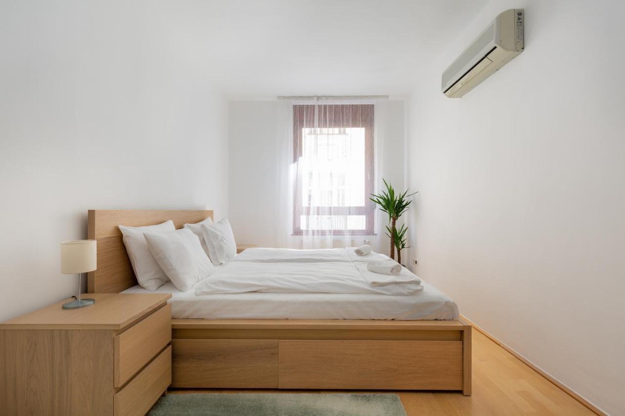 Super Central, 2-Bedroom Apartment With Terrace Budapest Exterior photo