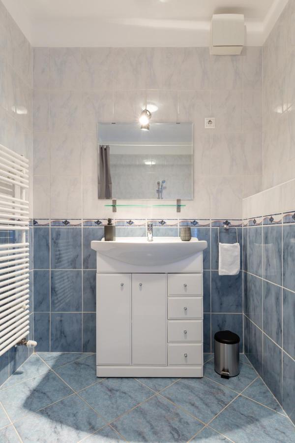 Super Central, 2-Bedroom Apartment With Terrace Budapest Exterior photo