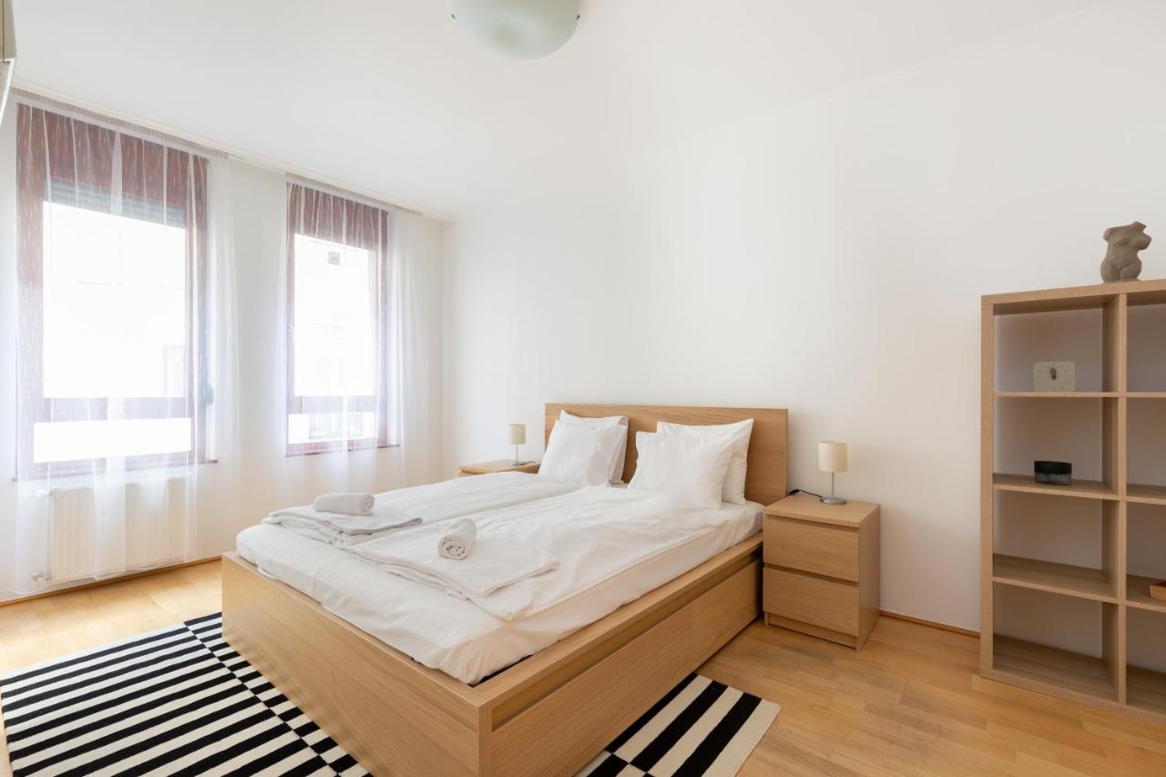 Super Central, 2-Bedroom Apartment With Terrace Budapest Exterior photo